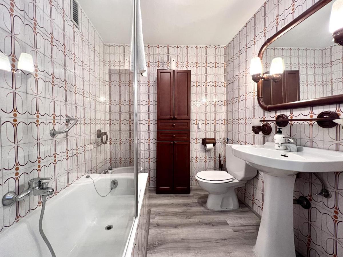 Housing Leon Santa Marina Apartment Bagian luar foto